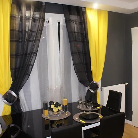 Le Cosy *